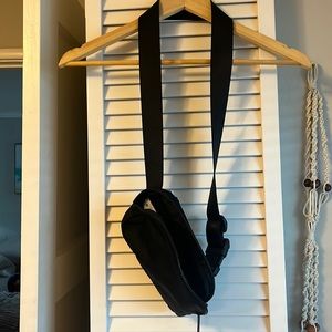 Black lululemon classic belt bag
